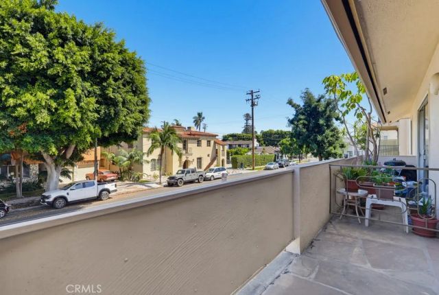 2060 E 3rd East 6, Long Beach, CA 90814