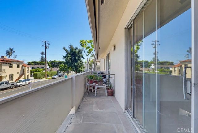 2060 E 3rd East 6, Long Beach, CA 90814