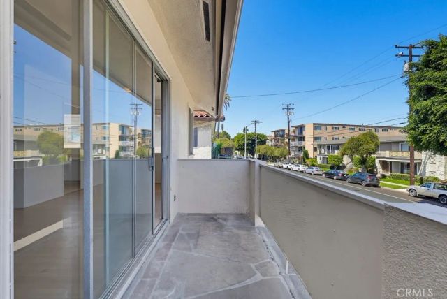 2060 E 3rd East 6, Long Beach, CA 90814