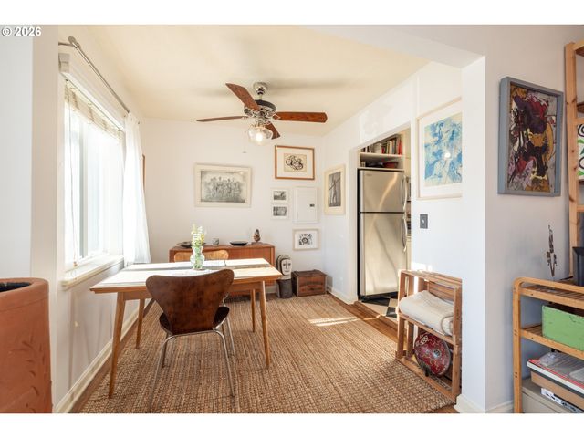 2123 Ne CLACKAMAS St 5, Portland, OR 97232