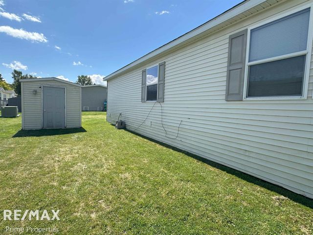 2067 Spruce Way Way, Vienna Twp, MI 48420