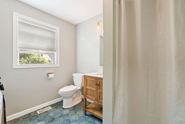 19 Footbridge Lane, Dover, NH 03820