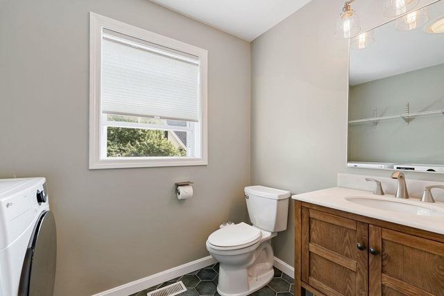 19 Footbridge Lane, Dover, NH 03820