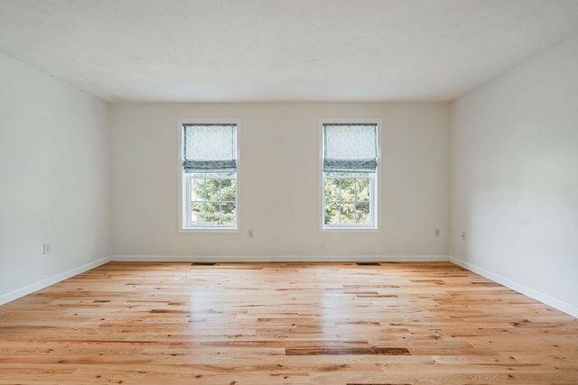 19 Footbridge Lane, Dover, NH 03820