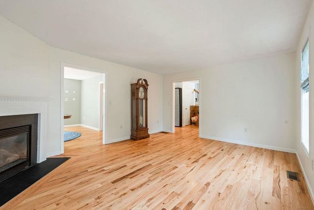 19 Footbridge Lane, Dover, NH 03820
