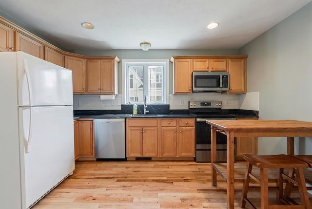 19 Footbridge Lane, Dover, NH 03820