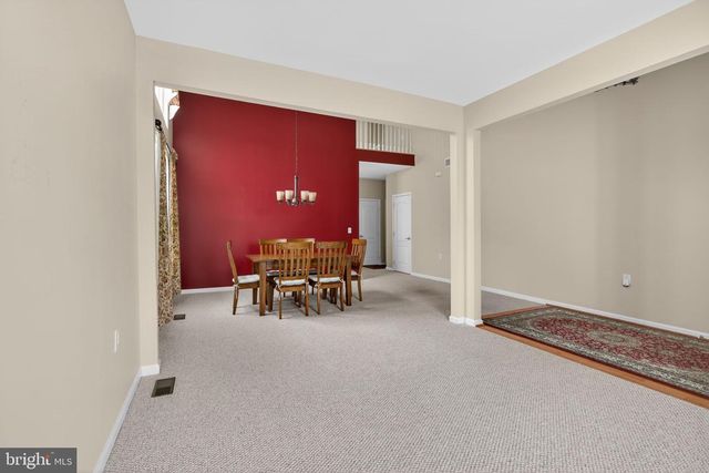 2920 LIFFORD LN, Macungie, PA 18062