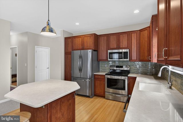 2920 LIFFORD LN, Macungie, PA 18062