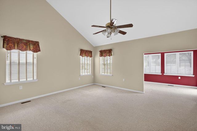 2920 LIFFORD LN, Macungie, PA 18062