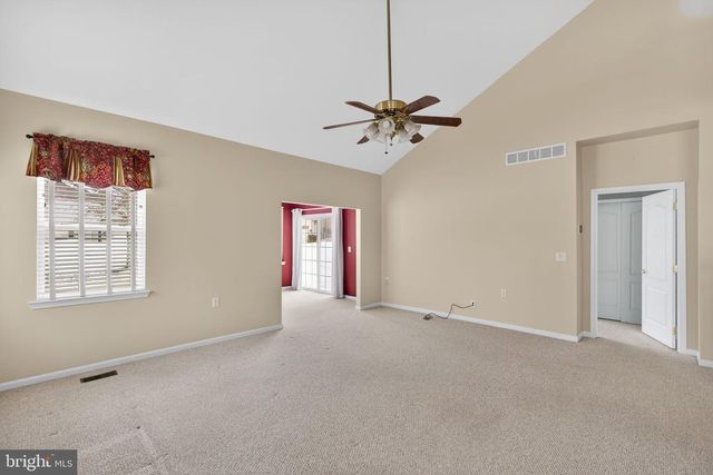 2920 LIFFORD LN, Macungie, PA 18062