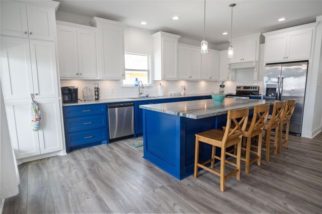 974 Mary Ann, Crystal Beach, TX 77650