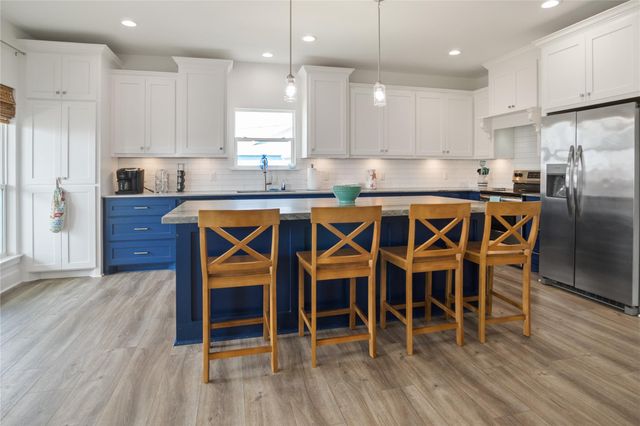 974 Mary Ann, Crystal Beach, TX 77650