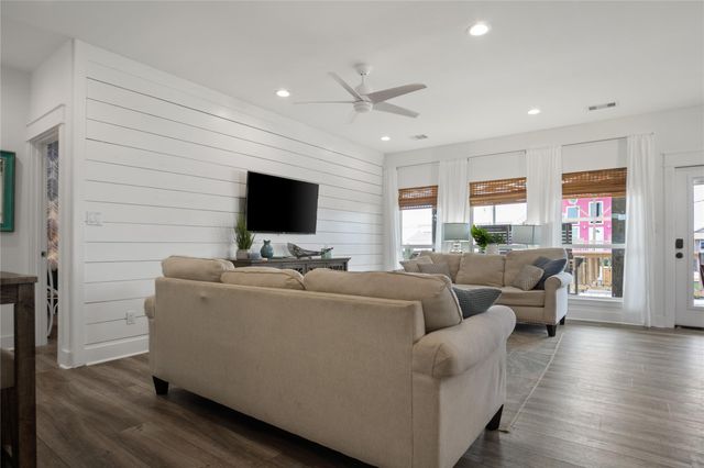 974 Mary Ann, Crystal Beach, TX 77650