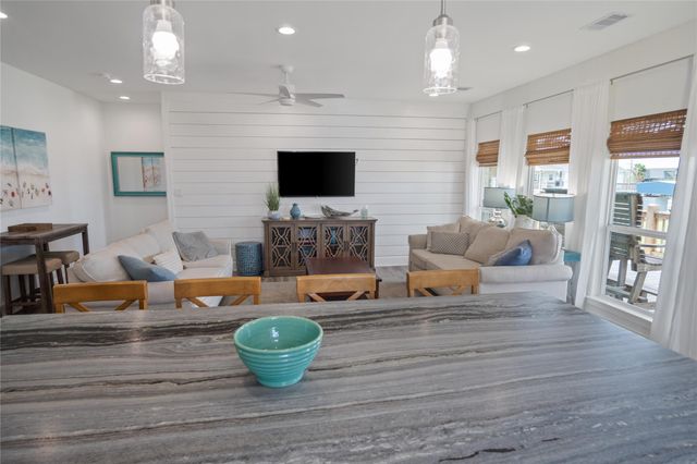 974 Mary Ann, Crystal Beach, TX 77650