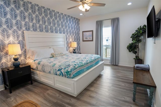 974 Mary Ann, Crystal Beach, TX 77650