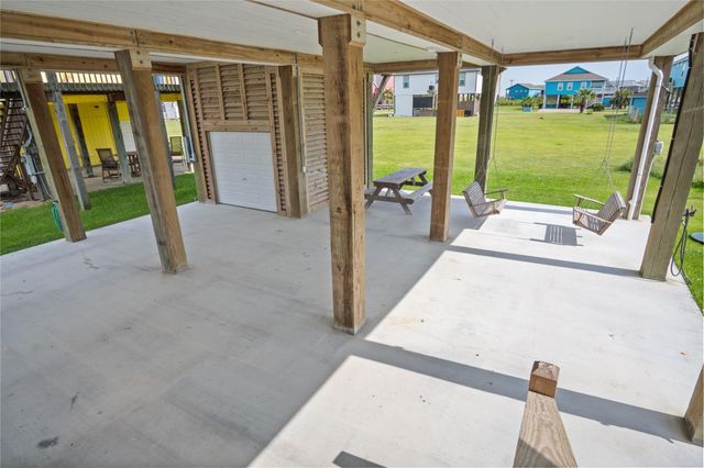 974 Mary Ann, Crystal Beach, TX 77650