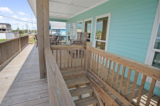 974 Mary Ann, Crystal Beach, TX 77650