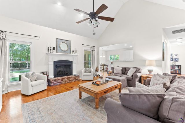 104 River Rock Court, Perry, GA 31069