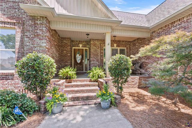 104 River Rock Court, Perry, GA 31069