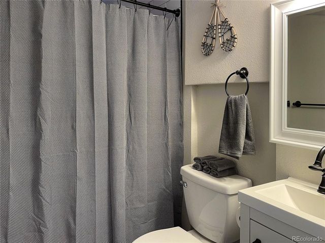 7883 Greenwood Blvd, Denver, CO 80221