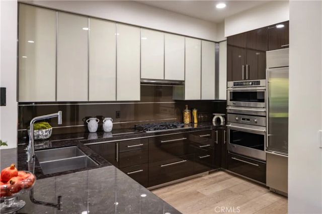 1318 Roxbury South 210, Los Angeles, CA 90035