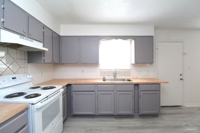 2217 Kingfisher Way, Pensacola, FL 32534