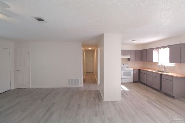 2217 Kingfisher Way, Pensacola, FL 32534