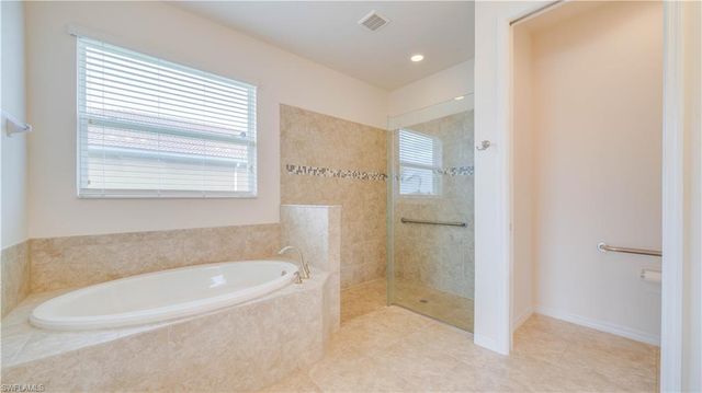 3036 Sunset Pointe CIR, Cape Coral, FL 33914