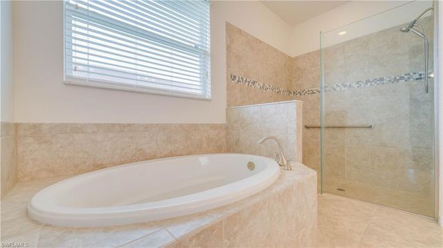 3036 Sunset Pointe CIR, Cape Coral, FL 33914