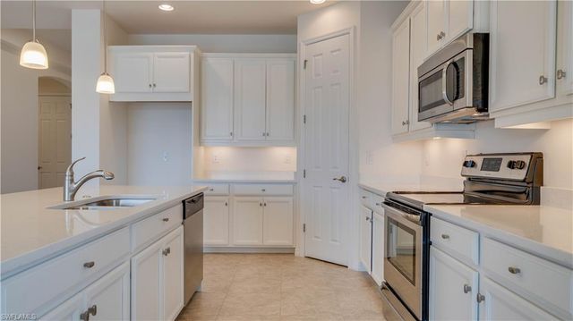 3036 Sunset Pointe CIR, Cape Coral, FL 33914