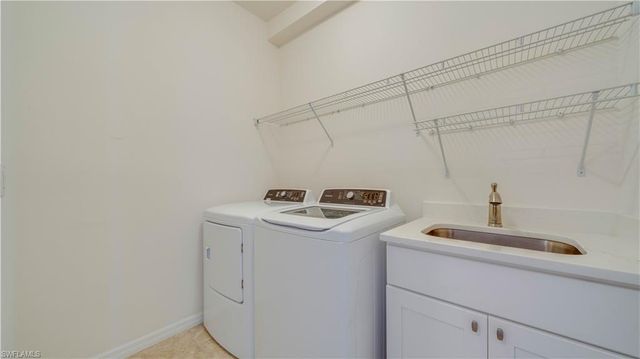 3036 Sunset Pointe CIR, Cape Coral, FL 33914