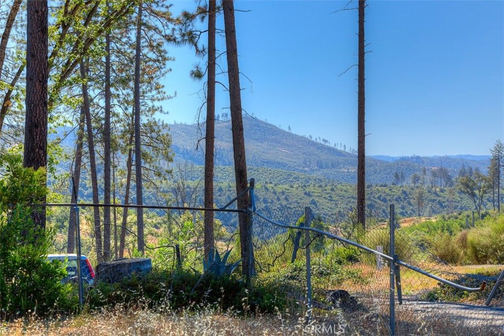 Image 17 of property listing at 1831 Clear Brook, Paradise, CA 95969