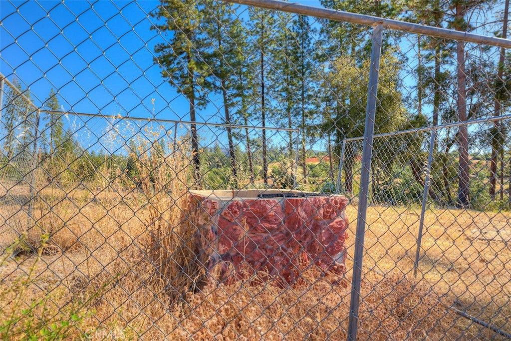 Image 18 of property listing at 1831 Clear Brook, Paradise, CA 95969