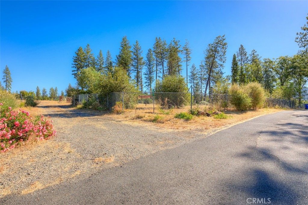 Image 2 of property listing at 1831 Clear Brook, Paradise, CA 95969