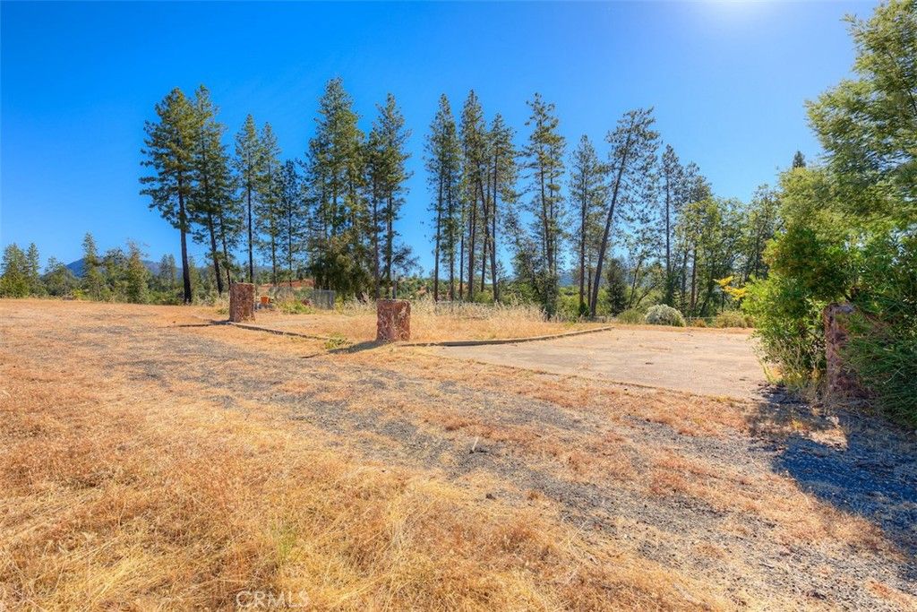 Image 3 of property listing at 1831 Clear Brook, Paradise, CA 95969