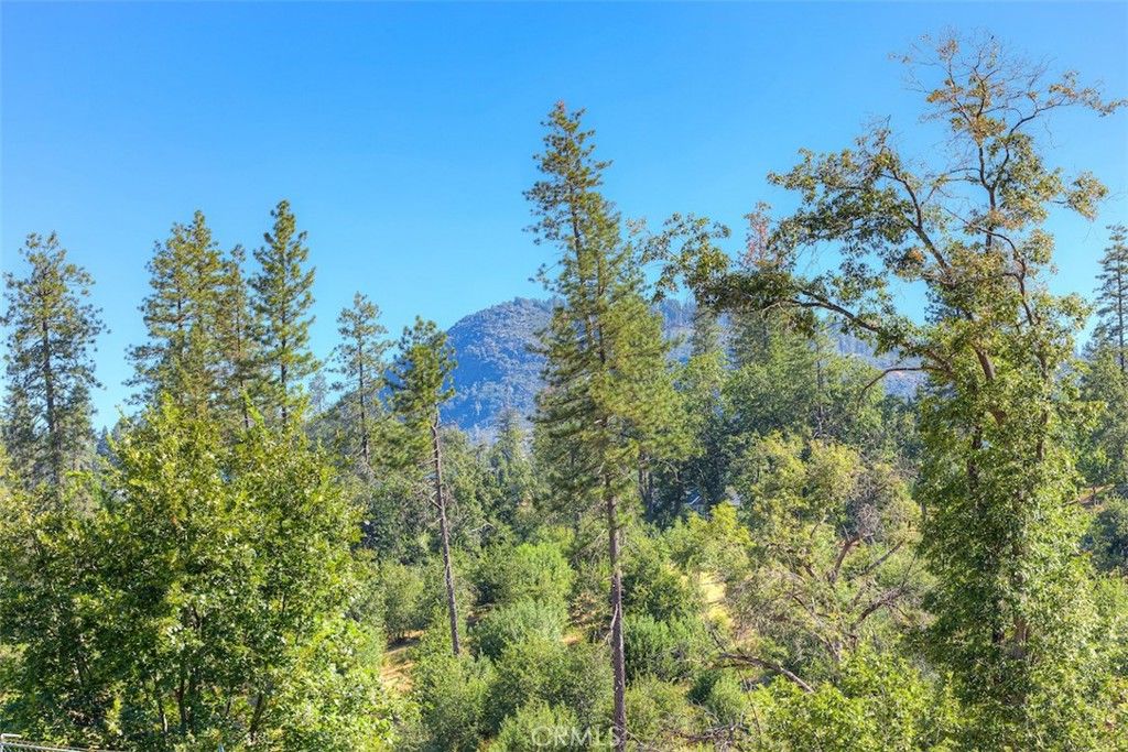 Image 5 of property listing at 1831 Clear Brook, Paradise, CA 95969