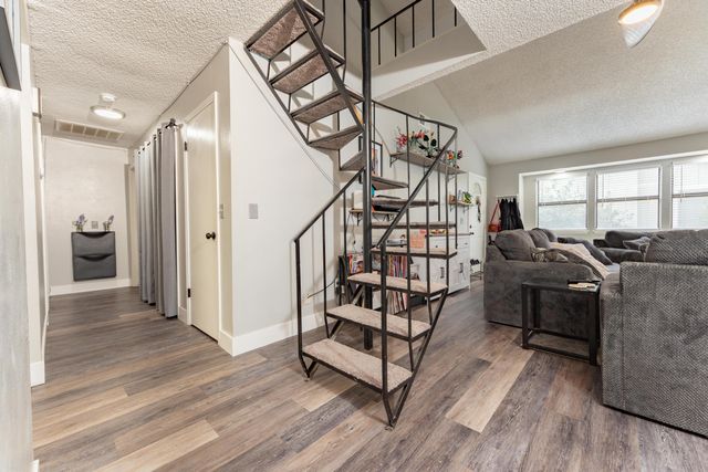 1848 E Vassar Drive, Visalia, CA 93292