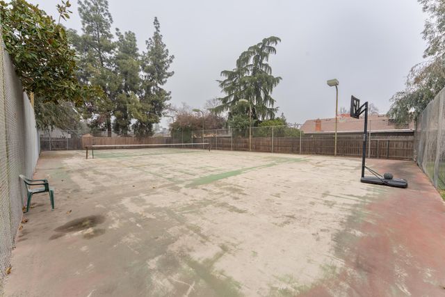 1848 E Vassar Drive, Visalia, CA 93292