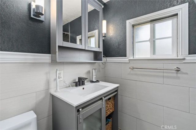 613 N Louise, Azusa, CA 91702