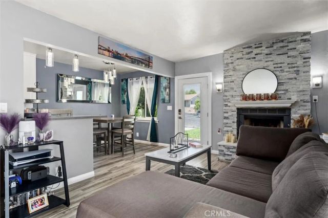 613 N Louise, Azusa, CA 91702