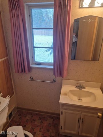 2515 Bolton Road, Cleveland Heights, OH 44118