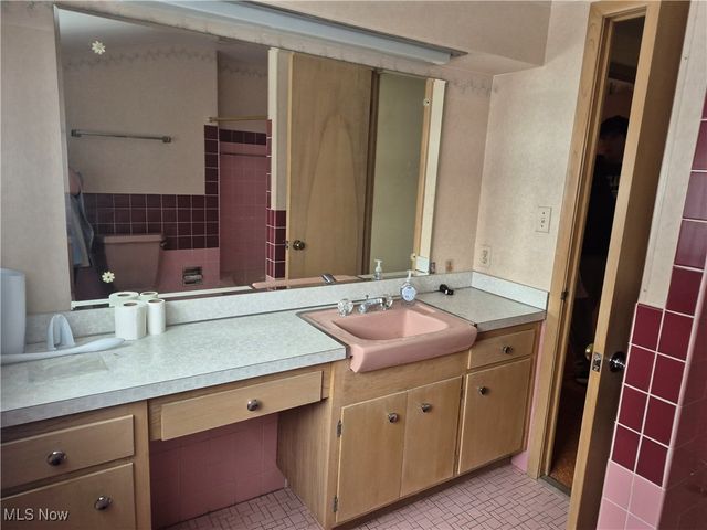 2515 Bolton Road, Cleveland Heights, OH 44118