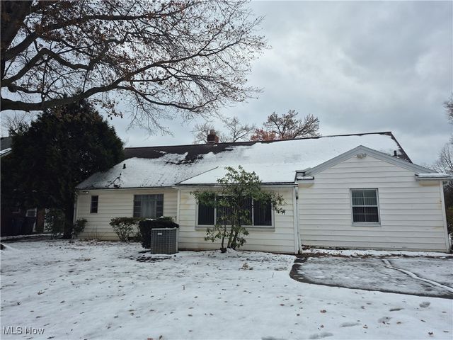 2515 Bolton Road, Cleveland Heights, OH 44118