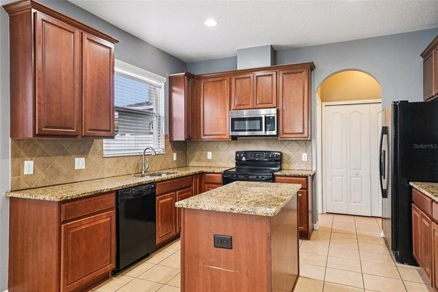 7509 TANGLE BEND DRIVE, Gibsonton, FL 33534