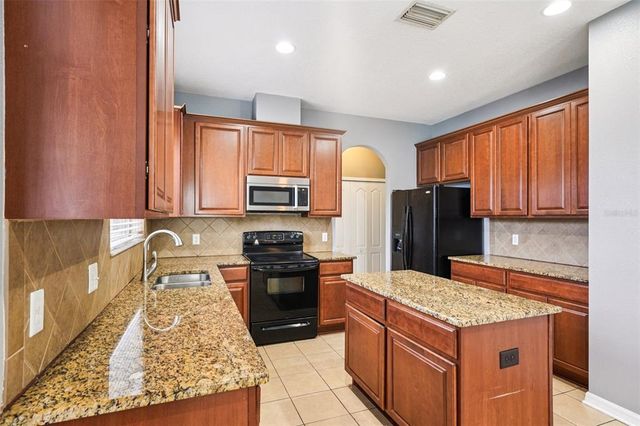 7509 TANGLE BEND DRIVE, Gibsonton, FL 33534