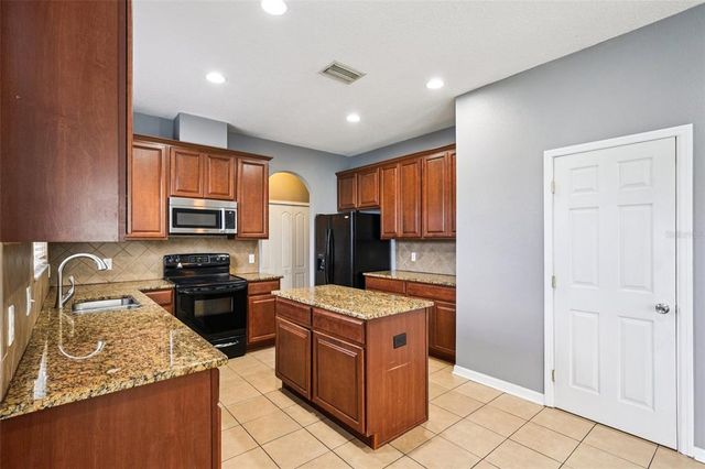 7509 TANGLE BEND DRIVE, Gibsonton, FL 33534