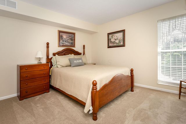 5935 N High Street, 305, Worthington, OH 43085