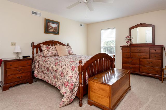 5935 N High Street, 305, Worthington, OH 43085