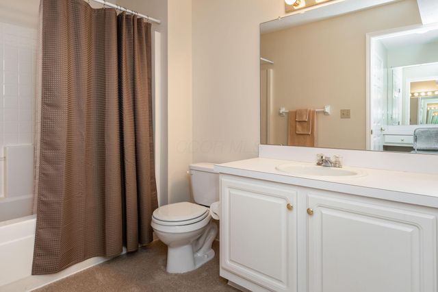 5935 N High Street, 305, Worthington, OH 43085