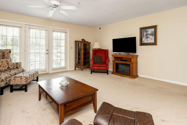 5935 N High Street, 305, Worthington, OH 43085